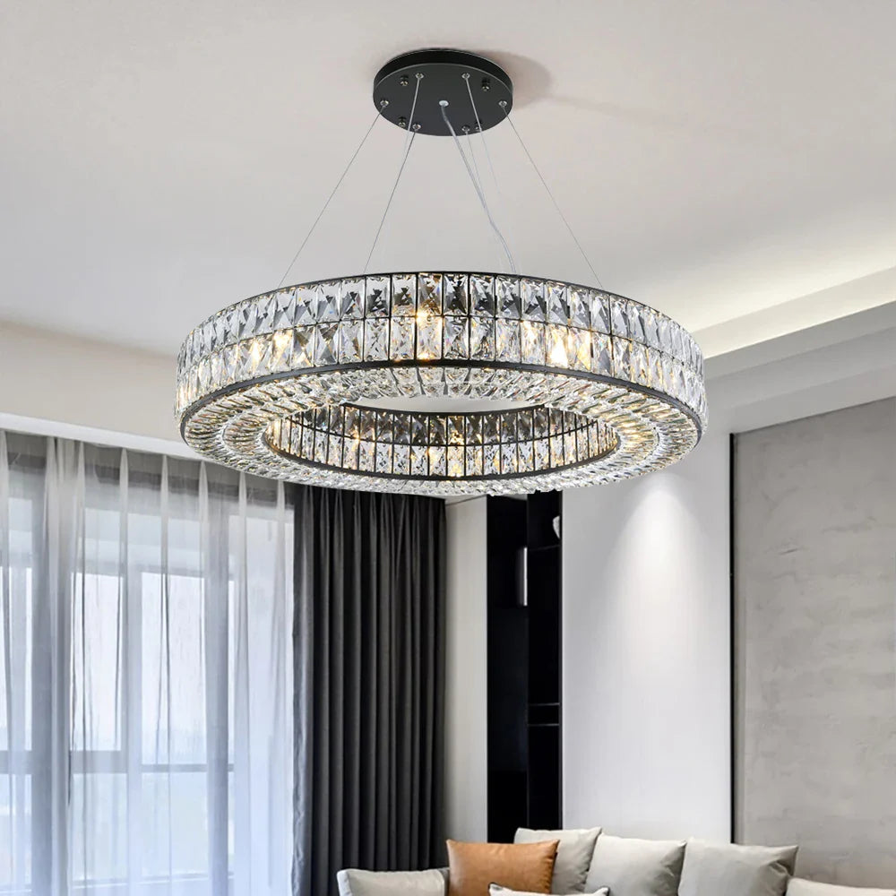 Reese Chandelier: Illuminate Your Space with Elegance