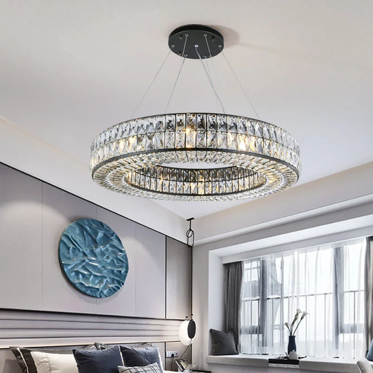 Reese Chandelier: Illuminate Your Space with Elegance