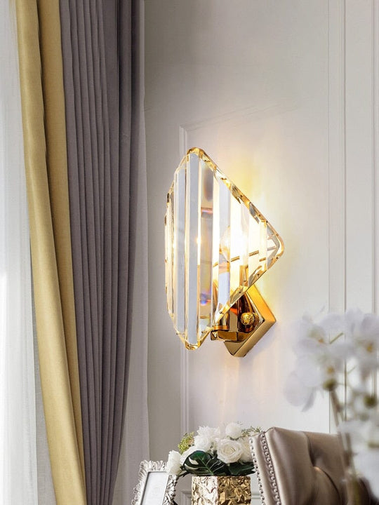 Livia Diamond Elegance Crystal Wall Lamp - Timeless LED Illumination