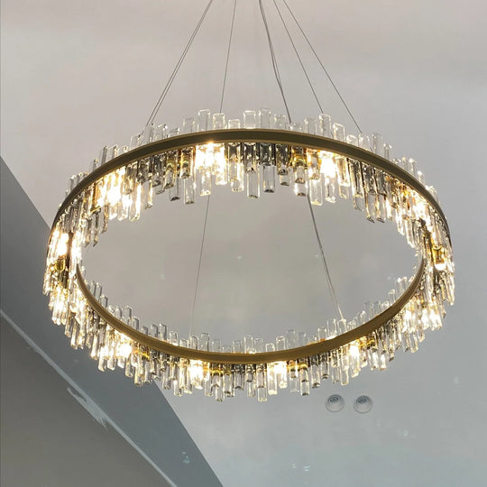 Brenda Chandelier : Glamour for Every Room