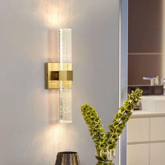 Eila - Elegant Wall Lamp: Illuminate Your Space with Style