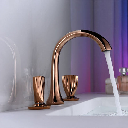 Bathroom basin brass faucet Rose Gold double handle faucet Gold Tap luxury Basin Mixer Hot And Cold shower room sink Faucet