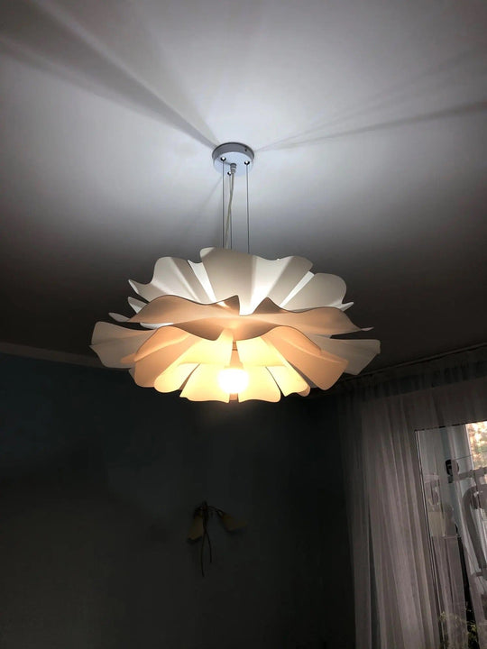 Zoey Flower Pendant Light – Elegant Floral-Inspired Lighting Fixture