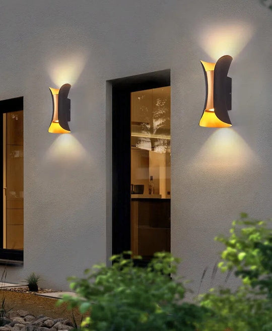 Classic Nordic Style Wall Lamp - Elegant and Functional Lighting