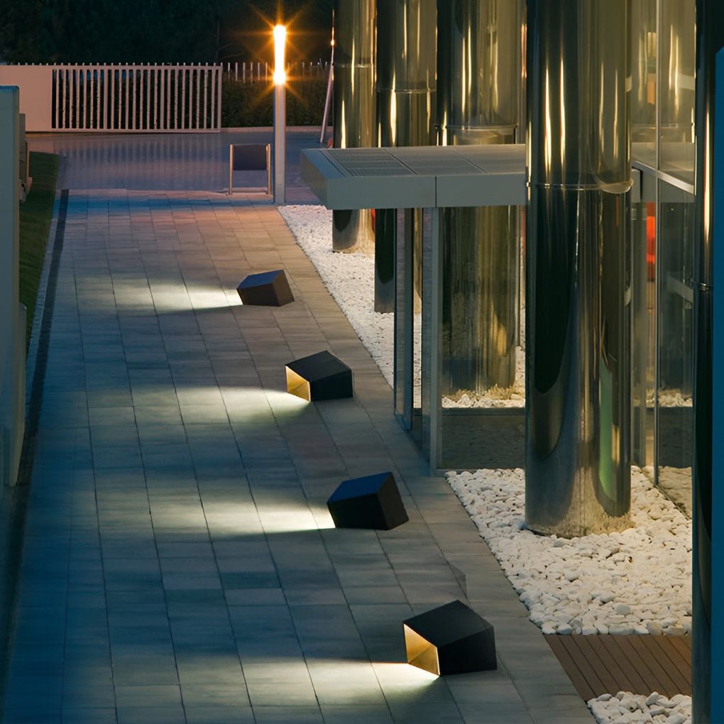 Unique Stainless Steel Artful Cube Outdoor Landscape LED Light
