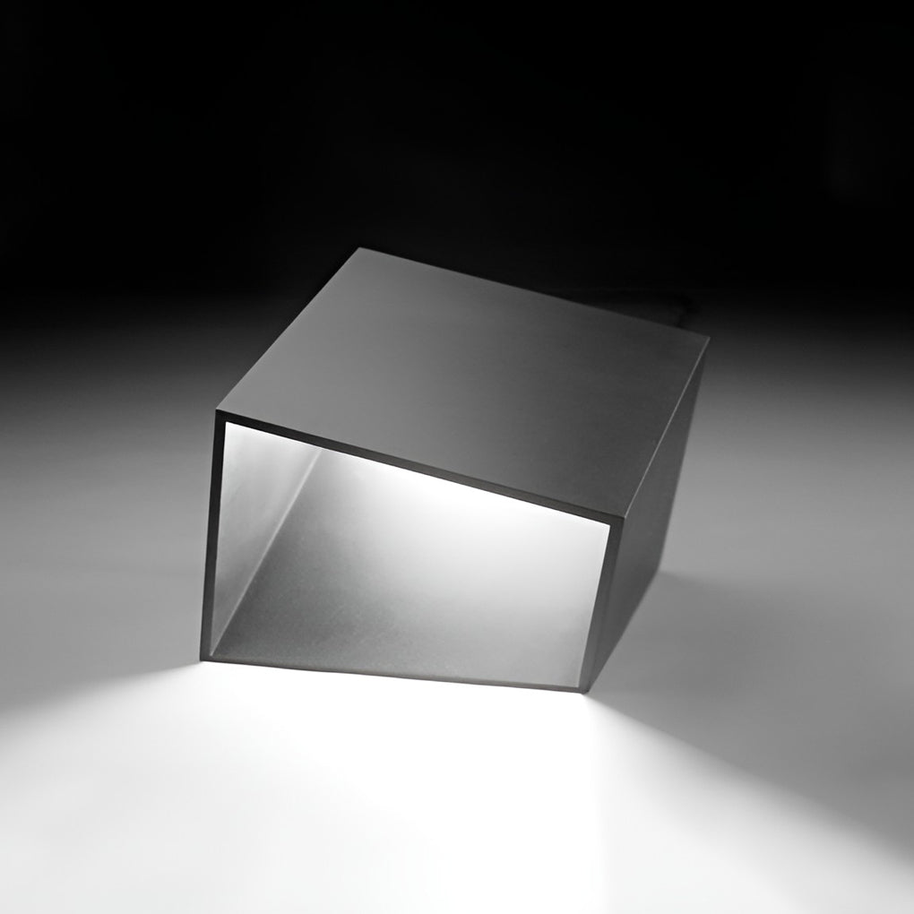 Unique Stainless Steel Artful Cube Outdoor Landscape LED Light