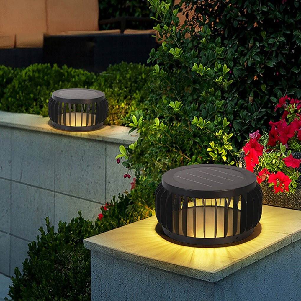 Modern Outdoor Waterproof Solar LED Garden Lamp with Three-Color Dimming