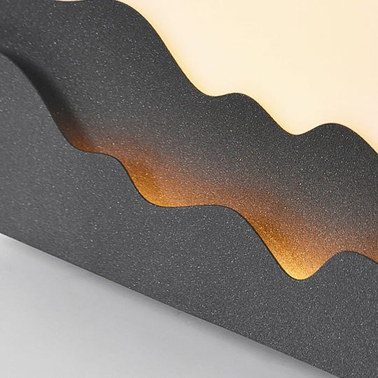 Outdoor Solar LED Waterproof Fence Post Light with Mountain Design