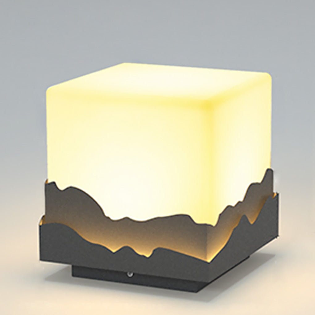 Outdoor Solar LED Waterproof Fence Post Light with Mountain Design