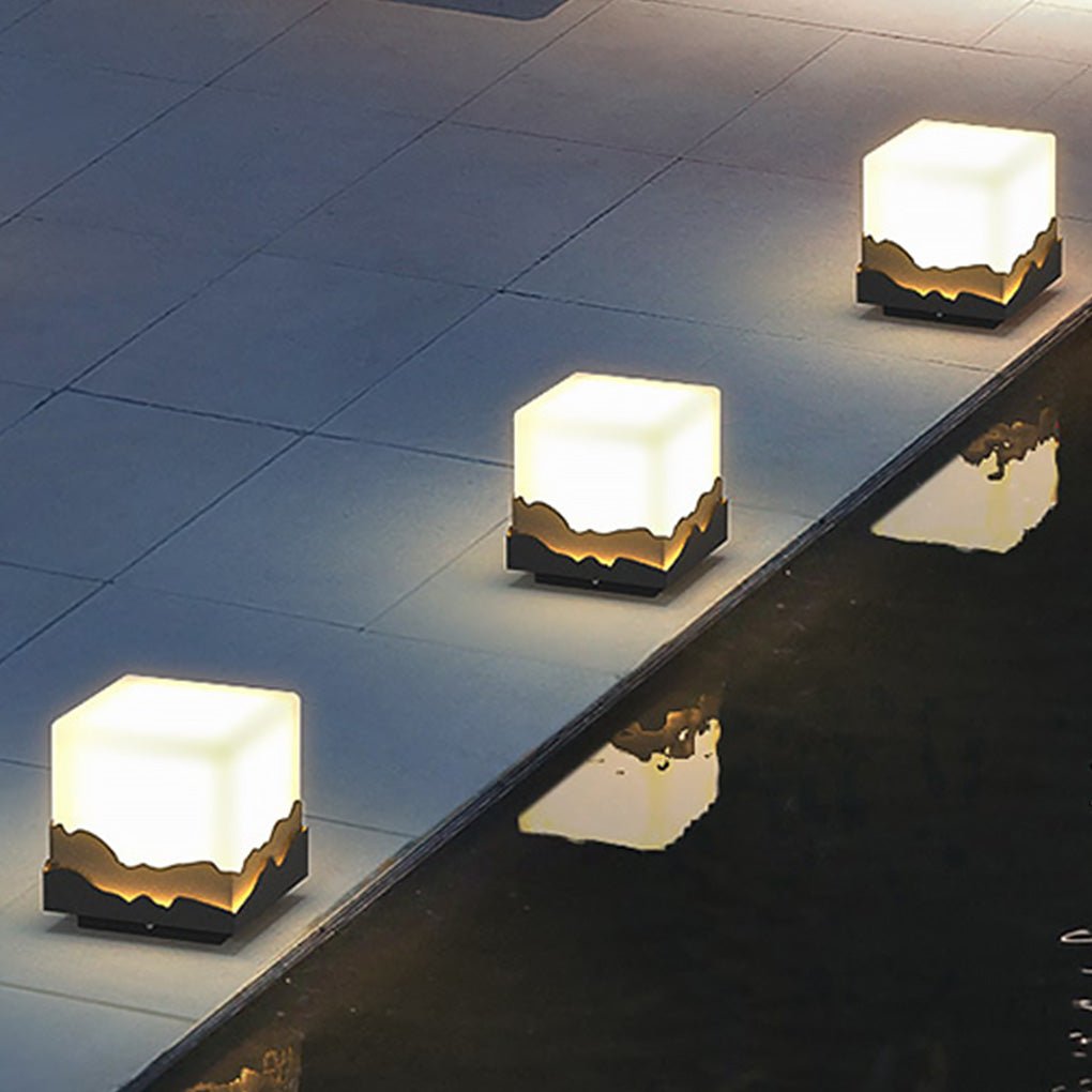 Outdoor Solar LED Waterproof Fence Post Light with Mountain Design